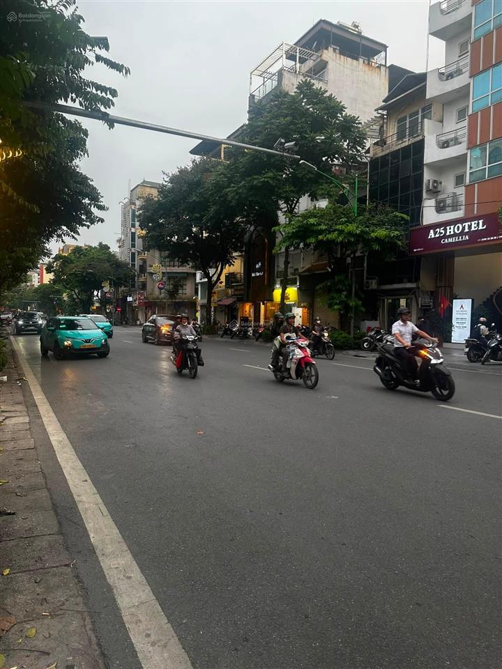 Gấp bán, mặt phố hàng bài đất sạch, 68m2 mt 5.6m 53 tỷ