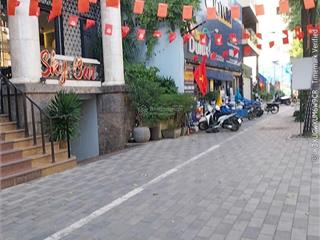 Bán căn c4 mặt phố lạc long quân, 188m2 mt 12m đất vuông, 86 tỷ