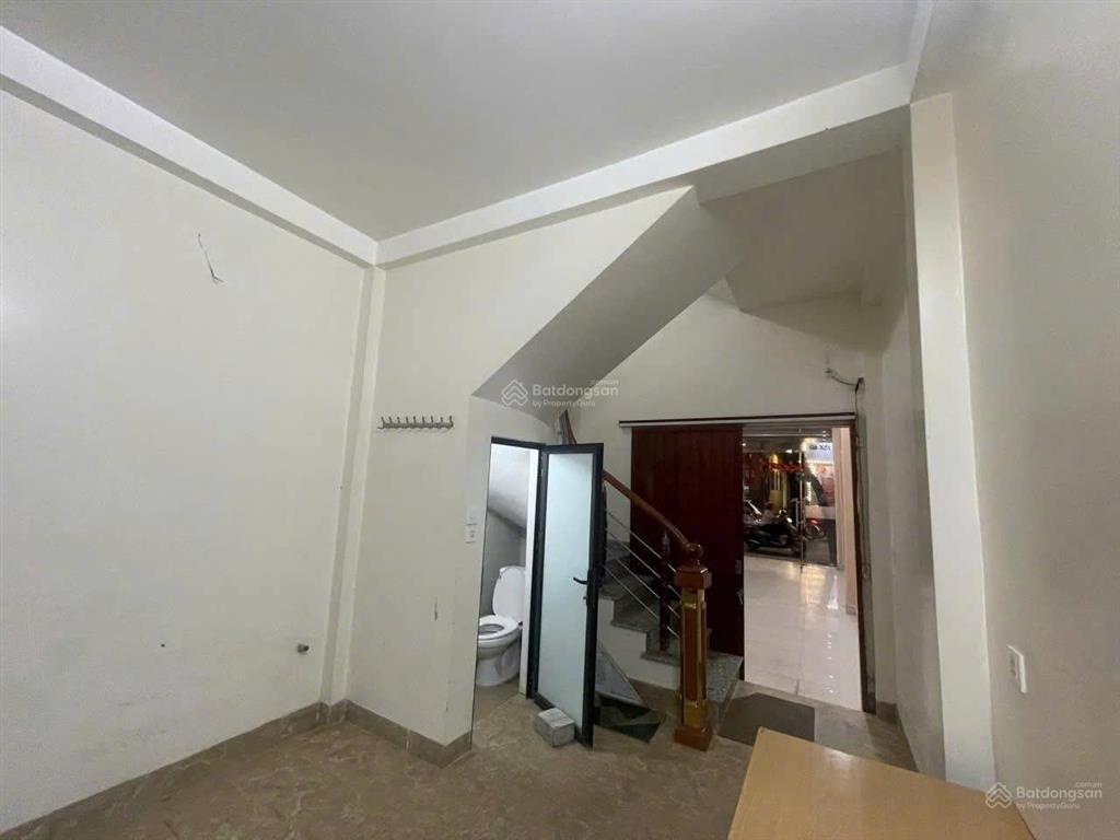 Cho thuê căn mặt phố thụy khuê, 50m2 mt 4.4m, giá 18tr/th