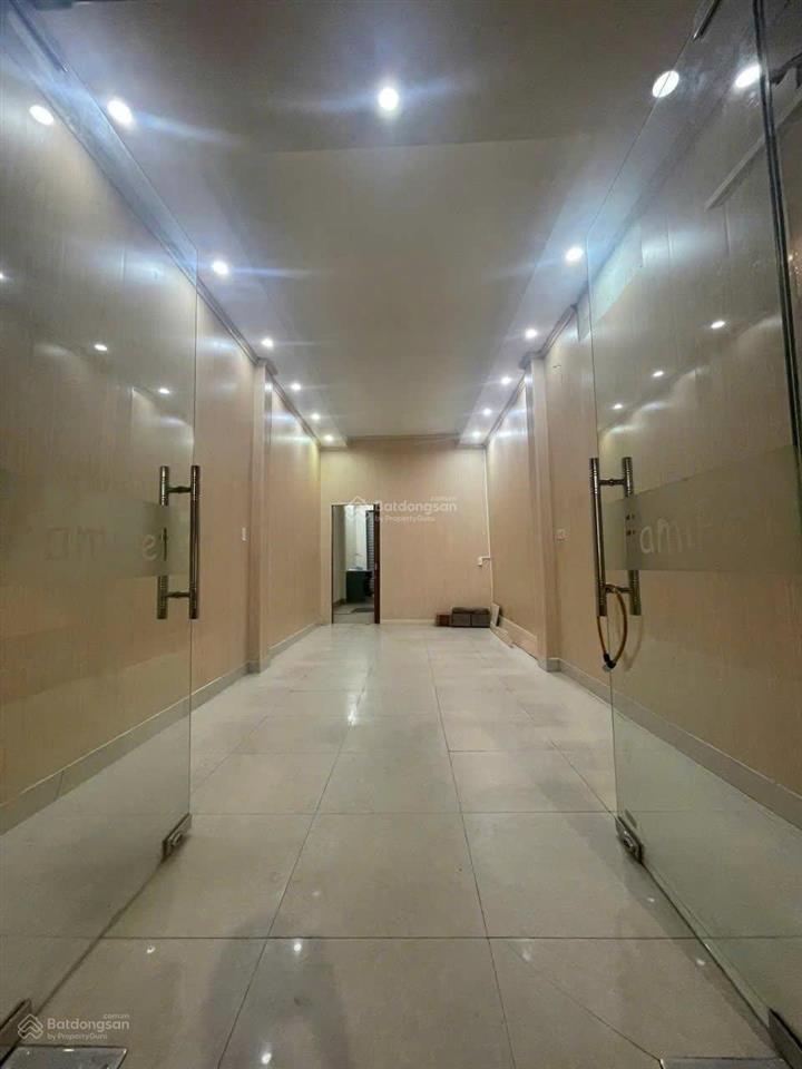 Cho thuê căn mặt phố thụy khuê, 50m2 mt 4.4m, giá 18tr/th