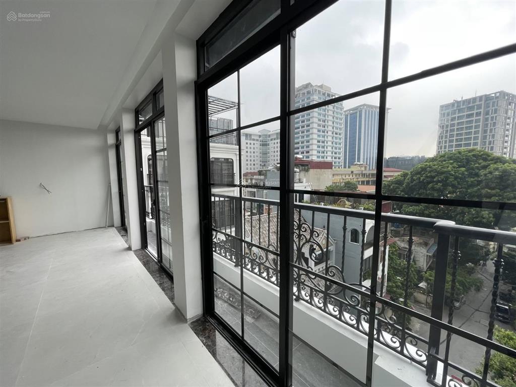 Bán nhà 7t ô tô thang máy, 260 đội cấn thông 19 liễu giai lô góc 21 tỷ