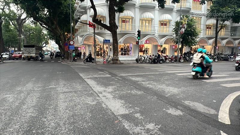 View hồ gươm mặt phố tràng thi đầu bà triệu, 80m2 mt 7.8m 192.1 tỷ