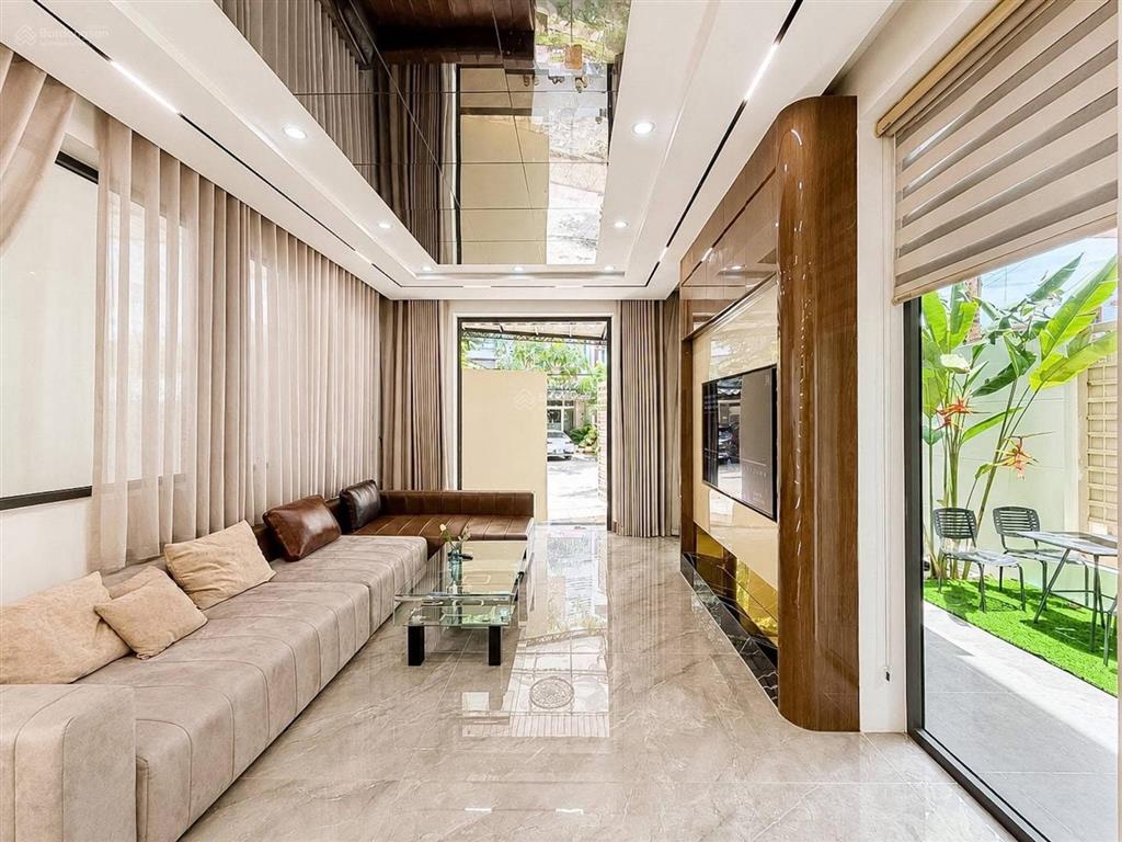 Cho thuê biệt thự (new 100%) 5pn, 6wc, 150m2 tại nguyễn sơn, 60 triệu vnd   em hải