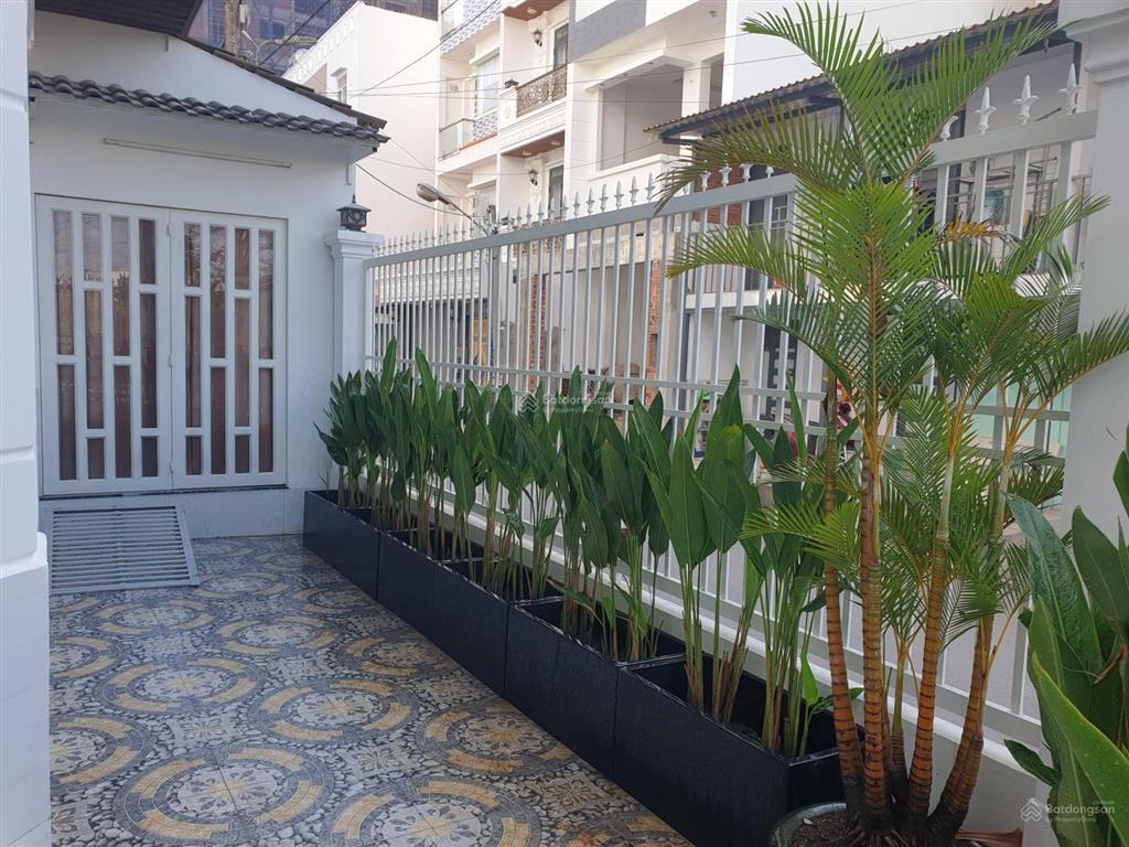 Bán nhà mặt phố tại 1545 lê văn lương, 8,2 tỷ, 94m2, giá ưu đãi chỉ với