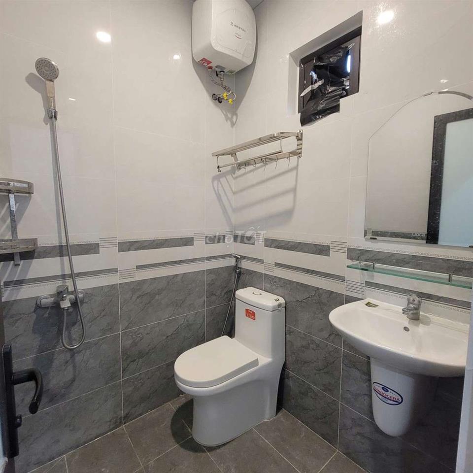 Căn Hộ Khu FPT, có Ti vi, Balcony, giá 4,2 million