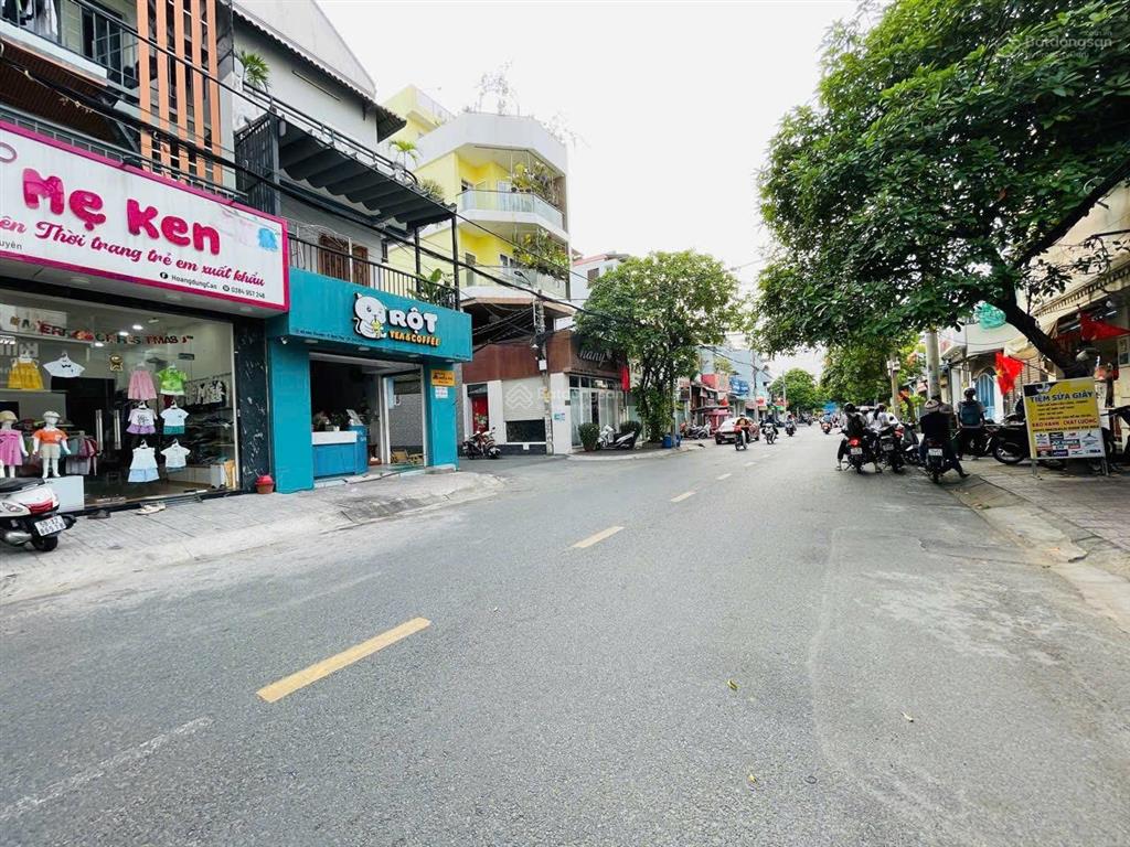 Chủ bán gấp nhà 100m2 mặt tiền 4 tầng kd sầm uất gần ga metro thủ đức