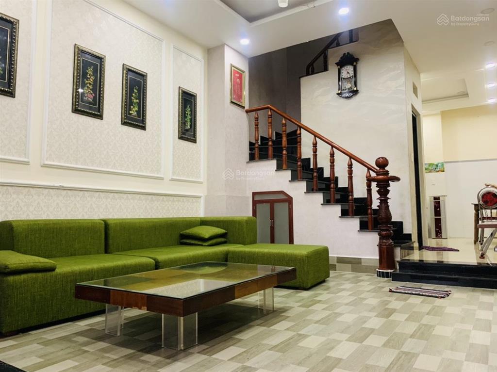 Hàng hiếm  nhà 3 tầng đường nhựa ô tô gần ngay hoàng diệu 2