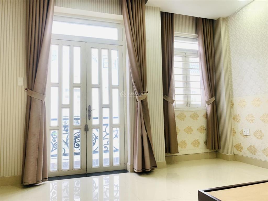 Hàng hiếm  nhà 3 tầng đường nhựa ô tô gần ngay hoàng diệu 2