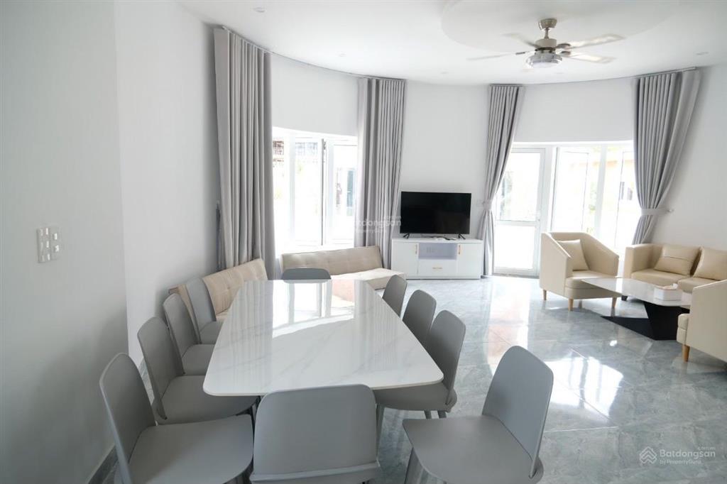Chính chủ bán villa hoa tiên paradise, diện tích 346m2, mặt tiền 13.6m. giá 5.5 tỷ.  0981 133 ***