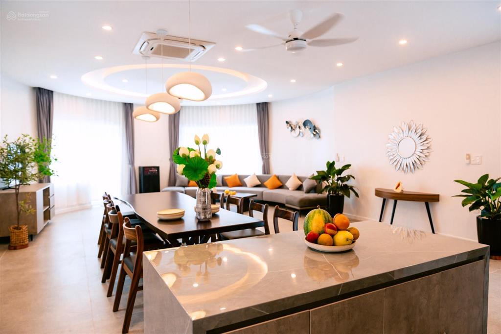 Chính chủ bán villa 2 tầng, 360m2, bao quanh sân golf, giá bán siêu ưu đãi 7 tỷ.  0981 133 ***