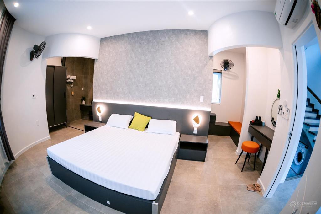 Chính chủ bán villa 2 tầng, 360m2, bao quanh sân golf, giá bán siêu ưu đãi 7 tỷ.  0981 133 ***