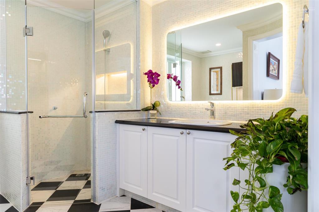 Chủ nhà cần bán villa biển, 615m2, căn đầu tiên từ biển vào. xd hoàn thiện mặt ngoài. giá 15 tỷ.