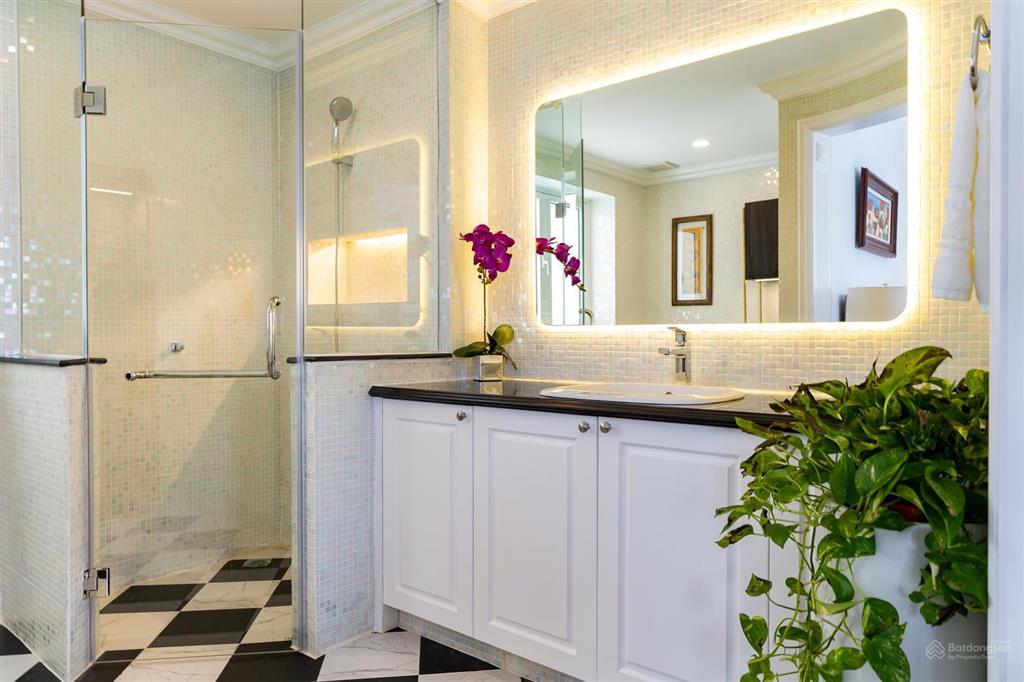 Chủ nhà cần bán villa biển, 615m2, căn đầu tiên từ biển vào. xd hoàn thiện mặt ngoài. giá 15 tỷ.