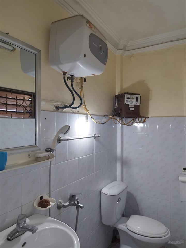 Cho thuê nhà 2 tầng độc lập lô góc 3 mặt thoáng, dt 43m2, ngang 4 m, 52 lê lợi, gia viên, hải phòng
