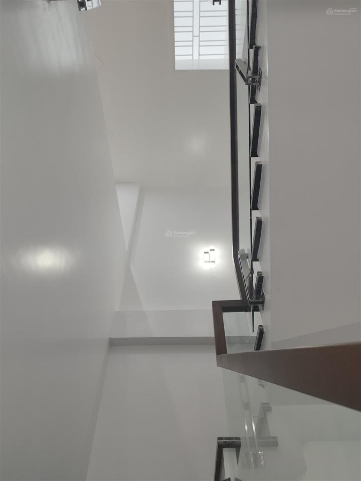 Chính chủ bán nhà 4 tầng độc lập mới, đông nam, dt 58m2, đường phủ thượng đoạn, đông hải, hải phòng