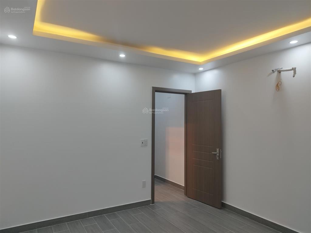 Chính chủ bán nhà 3 tầng mới tinh 100% dt 64m2 đông nam ngay gần đường đà nẵng, đông hải, hải phòng