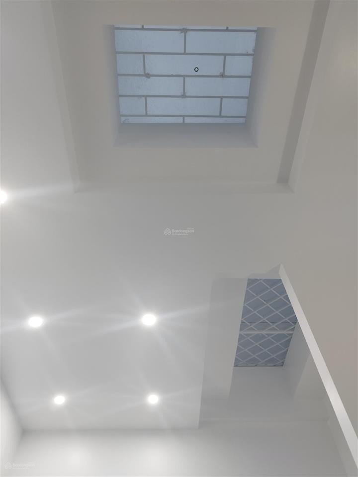 Chính chủ bán nhà 3 tầng mới tinh 100% dt 64m2 đông nam ngay gần đường đà nẵng, đông hải, hải phòng