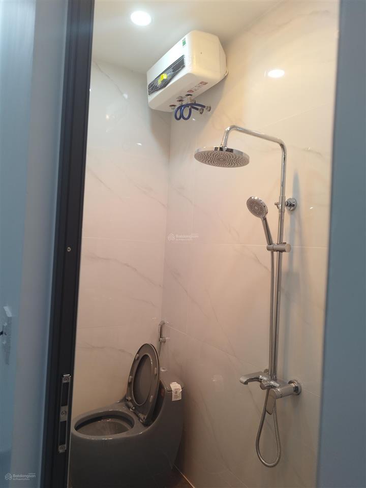 Chính chủ bán nhà 3 tầng mới tinh 100% dt 64m2 đông nam ngay gần đường đà nẵng, đông hải, hải phòng