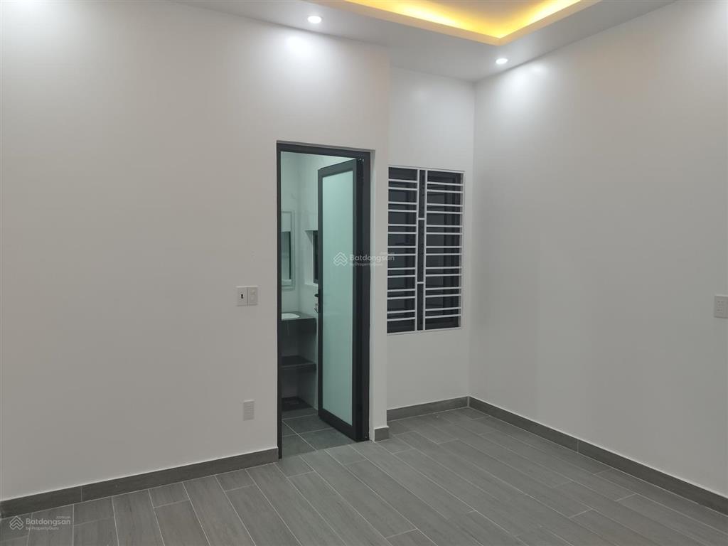 Chính chủ bán nhà 3 tầng mới tinh 100% dt 64m2 đông nam ngay gần đường đà nẵng, đông hải, hải phòng