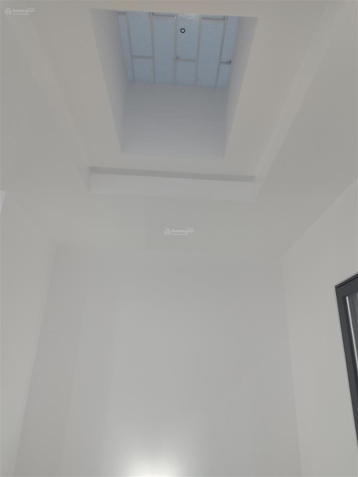 Chính chủ bán nhà 3 tầng mới tinh 100% dt 64m2 đông nam ngay gần đường đà nẵng, đông hải, hải phòng