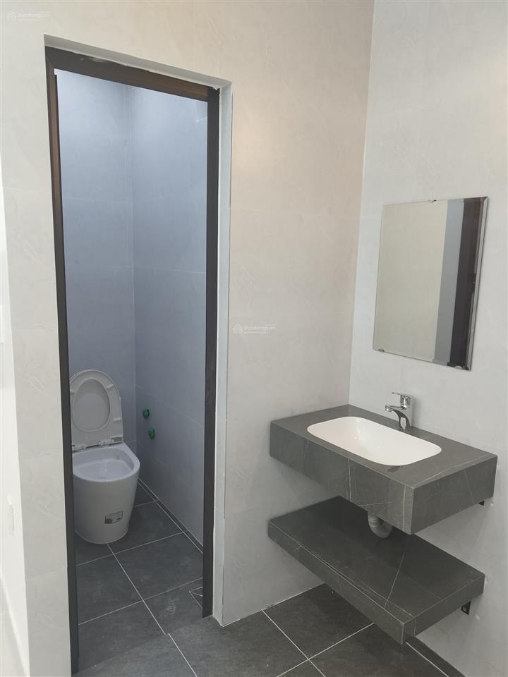 Chính chủ bán nhà 3 tầng mới tinh 100% dt 64m2 đông nam ngay gần đường đà nẵng, đông hải, hải phòng