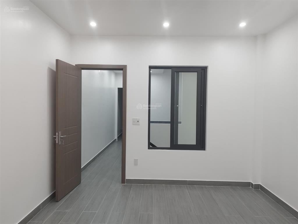 Chính chủ bán nhà 3 tầng mới tinh 100% dt 64m2 đông nam ngay gần đường đà nẵng, đông hải, hải phòng
