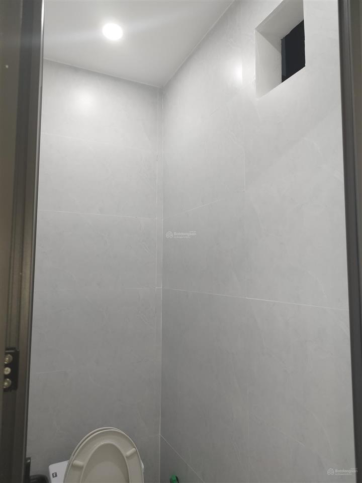 Chính chủ bán nhà 3 tầng mới tinh 100% dt 64m2 đông nam ngay gần đường đà nẵng, đông hải, hải phòng