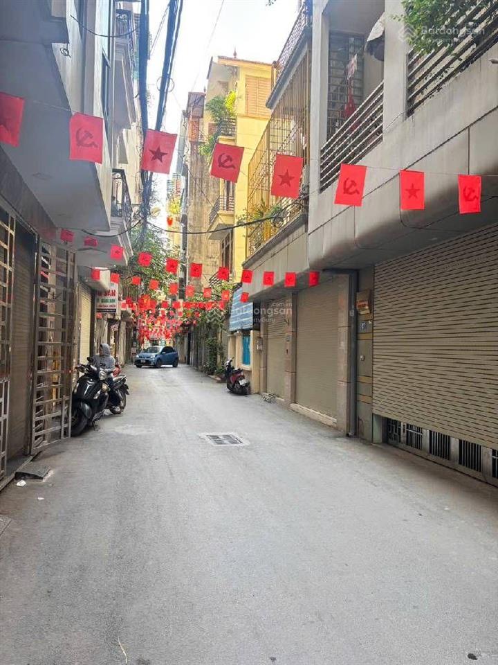Bán nhà 2 tầng tây hồ dt 120m2 mt 8m, ngõ oto, phù hợp xây căn hộ apartment cho khách nn thuê.