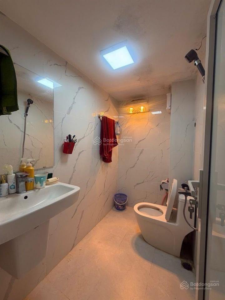Tây hồ, nhà dân xây, ngõ sh quay đầu, rải nhựa, đầy đủ công năng. dt 30m2 6 tầng mt 3.7m .