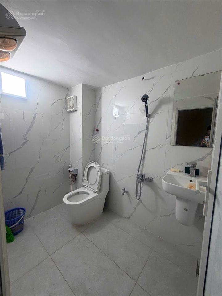 Tây hồ, nhà dân xây, ngõ sh quay đầu, rải nhựa, đầy đủ công năng. dt 30m2 6 tầng mt 3.7m .