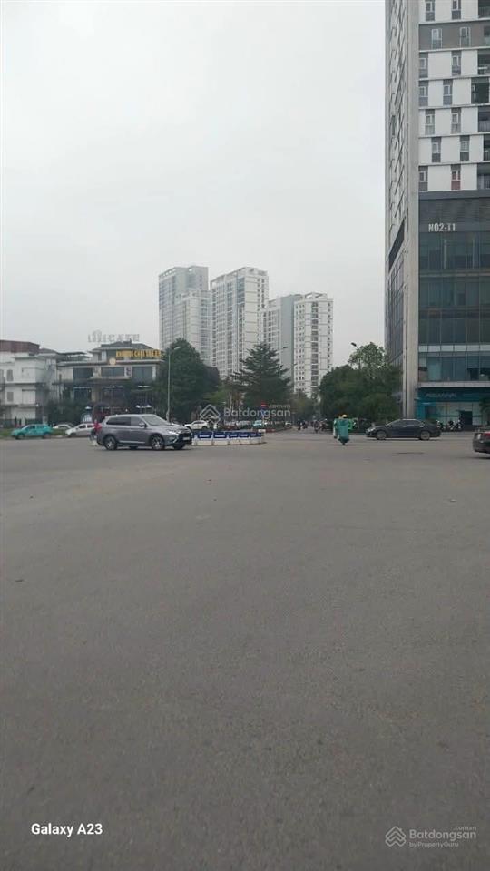 Toà chmn ở xuân đỉnh  ngoại giao đoàn, dt 65m2 7 tầng mt 5m, dòng tiền 60tr/tháng. 40m ra oto