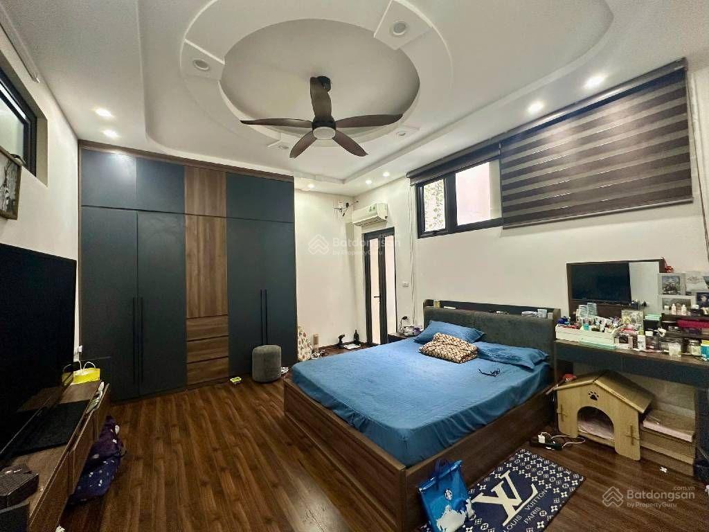 Nhỉnh 15 tỷ + dt 45m x 6 tầng có thang máy + mt 5,5m + ngõ thông ô tô tránh, sát ngoại giao đoàn