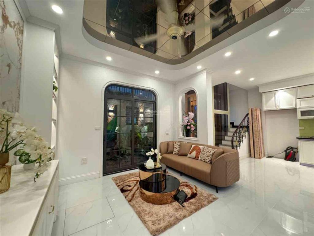 Tòa căn hộ 9 tầng 110m², 25 phòng, ô tô tránh sát hàm nghi  dòng tiền 2.4 tỷ/năm