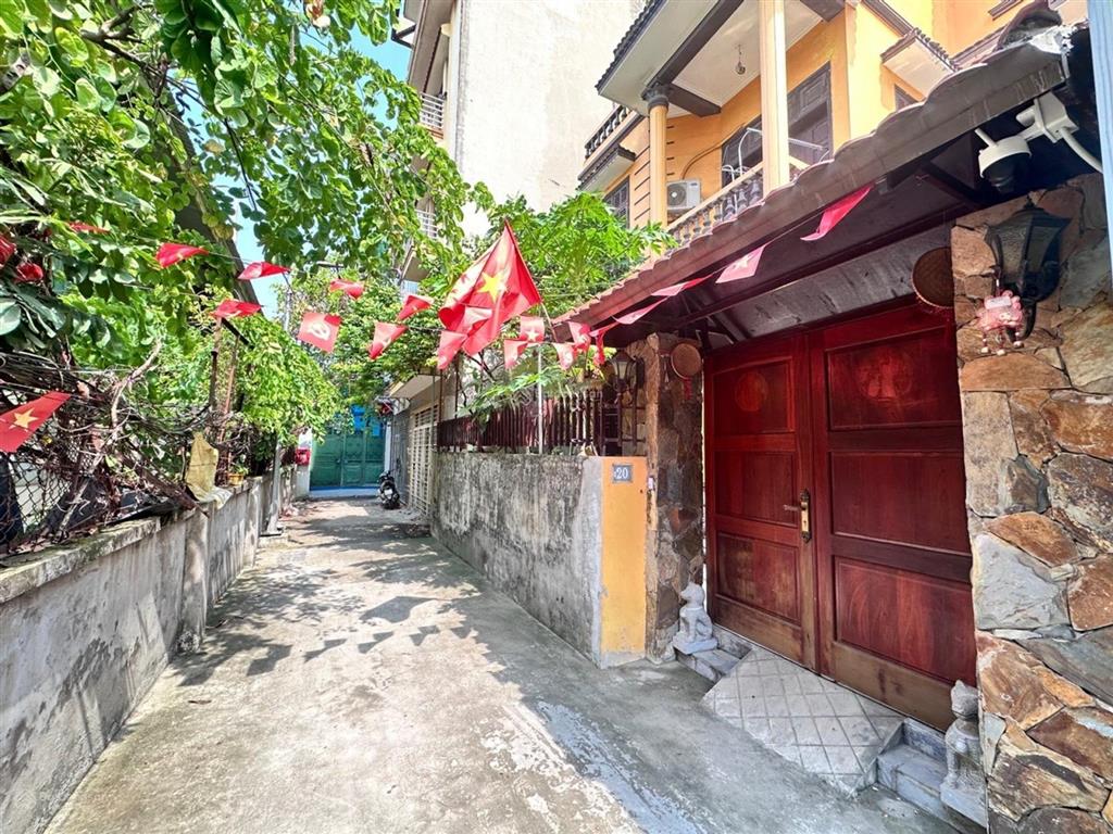 Bán gấp hạ chào hẳn gần 3 tỷ, xuân la  lạc long quân  võ chí công dt 116m² mt 12m oto tránh sát