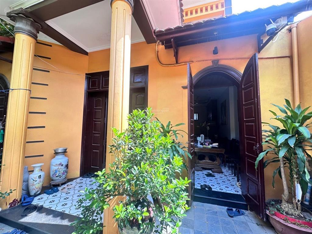 Bán gấp hạ chào hẳn gần 3 tỷ, xuân la  lạc long quân  võ chí công dt 116m² mt 12m oto tránh sát