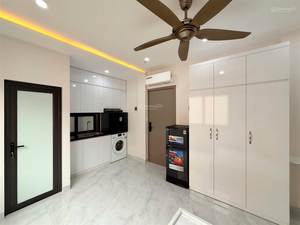 Tòa căn hộ  lô góc, ô tô tránh  kinh doanh 128m² x 8 tầng  thang máy. dòng tiền 200 triệu/tháng