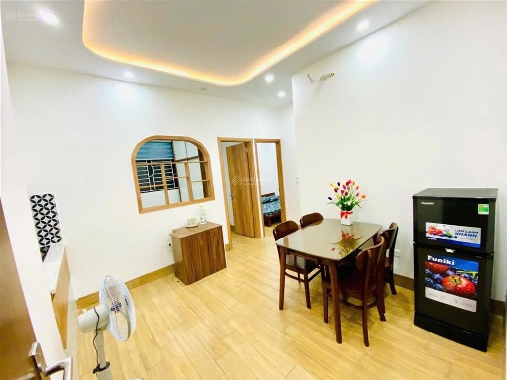 Bán nhà phố xuân la. dt 50m2 2 phòng ngủ, 1 khách, 1 bếp, ban công sáng thoáng