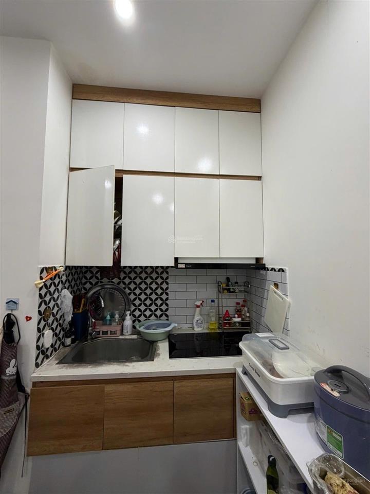 Bán nhà phố xuân la. dt 50m2 2 phòng ngủ, 1 khách, 1 bếp, ban công sáng thoáng