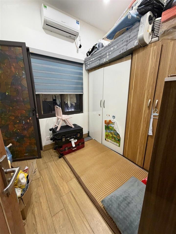 Bán nhà phố xuân la. dt 50m2 2 phòng ngủ, 1 khách, 1 bếp, ban công sáng thoáng