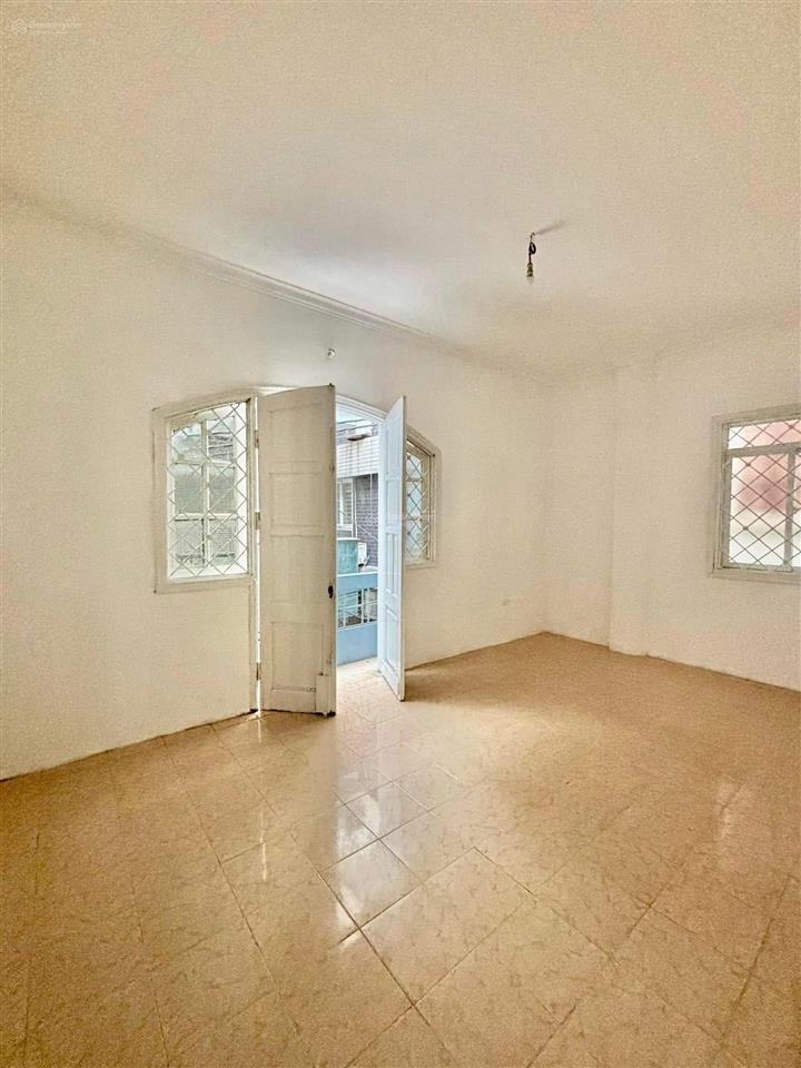 Bán nhà 50m | 3 tầng | lạc long quân  đối diện lotte mai nha | cách phố 40m ô tô đỗ cửa