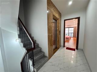Bán nhà 40m, 7 tầng thang máy, mặt tiền 3.8m, trần cung  hoàng quốc việt, sát phố.