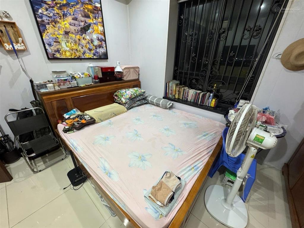 Xuân la  tây hồ 75m2, 2 ngủ, 1 khách, bếp, wc, ban công rộng rãi. view trọn hồ tây.