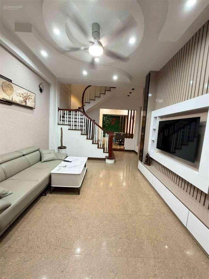 Nguyễn khánh toàn phố vip, ngõ vip, cách 10m ra ô tô tránh. 50m2 5 tầng, mt 4m.