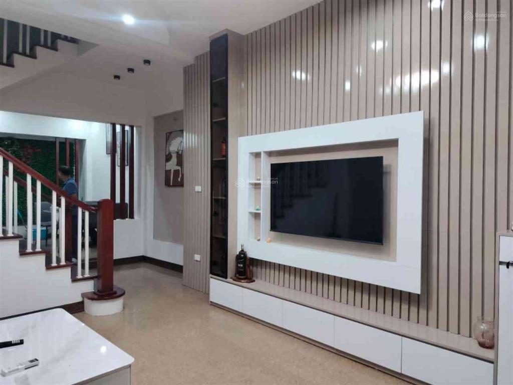 Nguyễn khánh toàn phố vip, ngõ vip, cách 10m ra ô tô tránh. 50m2 5 tầng, mt 4m.