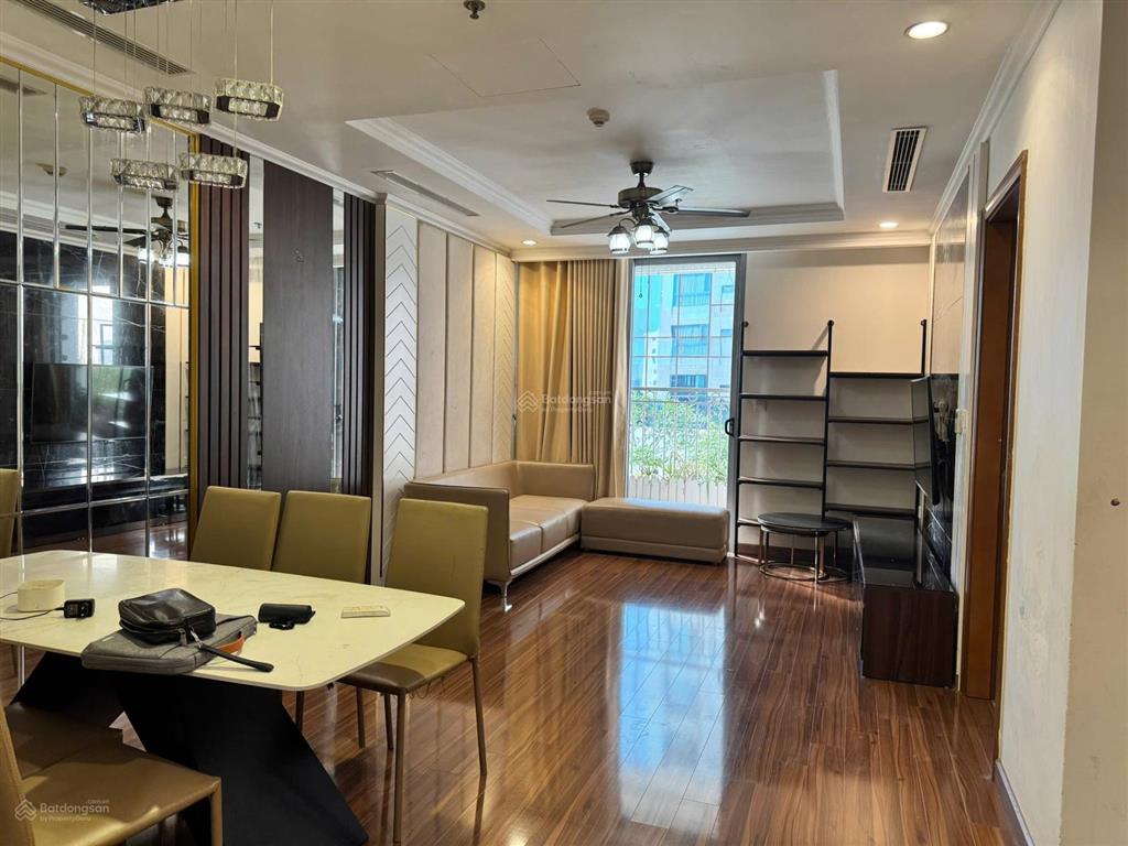 Cho thuê căn hộ chung cư vinhomes nguyễn chí thanh, đống đa. 86m2 2pn 2vs, 24.5tr/tháng. 0983 237 ***
