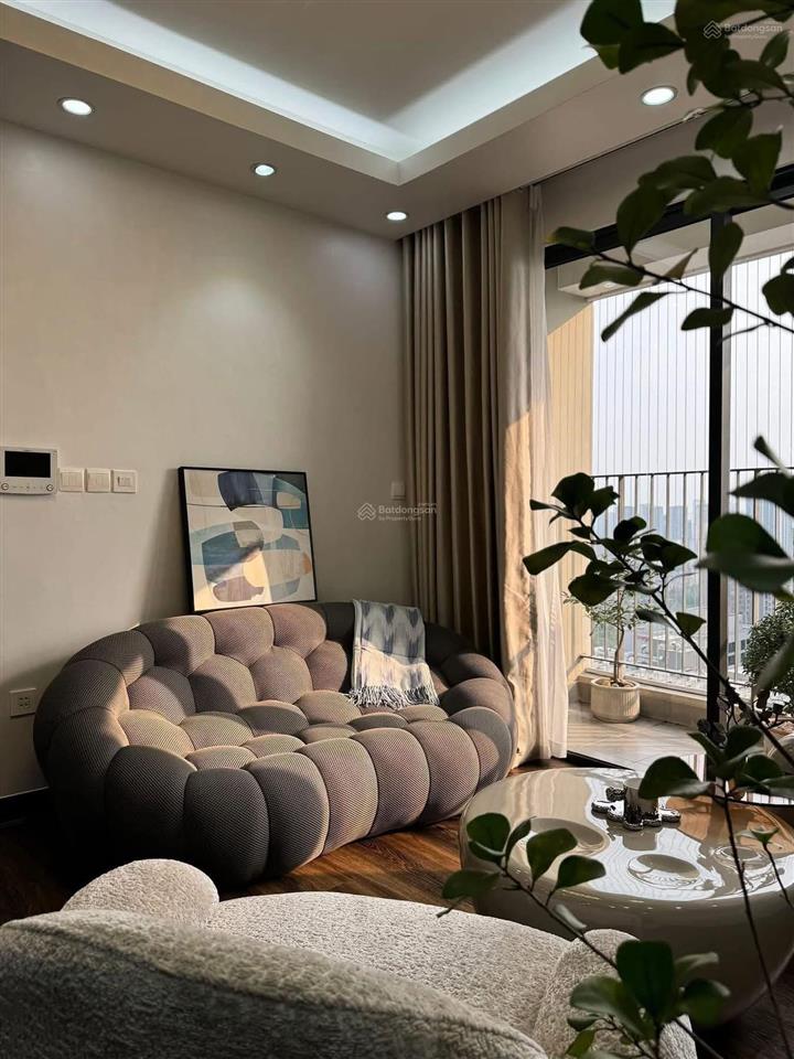 Bán căn hộ chung cư 18t1 lê văn lương, yên hòa. 107m2 3pn 2vs full đồ, 8,2 tỷ.  0983 237 ***