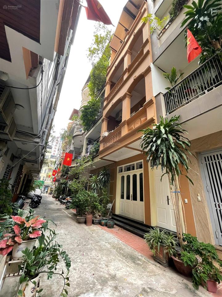 Cho thuê nhà riêng khu vực mạc thái tổ, yên hòa, cầu giấy. 45m2 x 5 tầng, giá 18tr/tháng.0983 237 ***