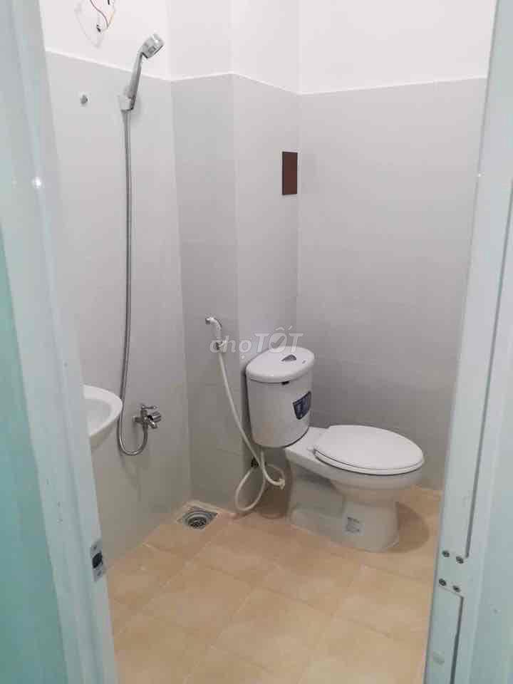 Phòng trọ Q11, 18m2 , wcr, máy lạnh, ưu tiên nữ ,nvvp