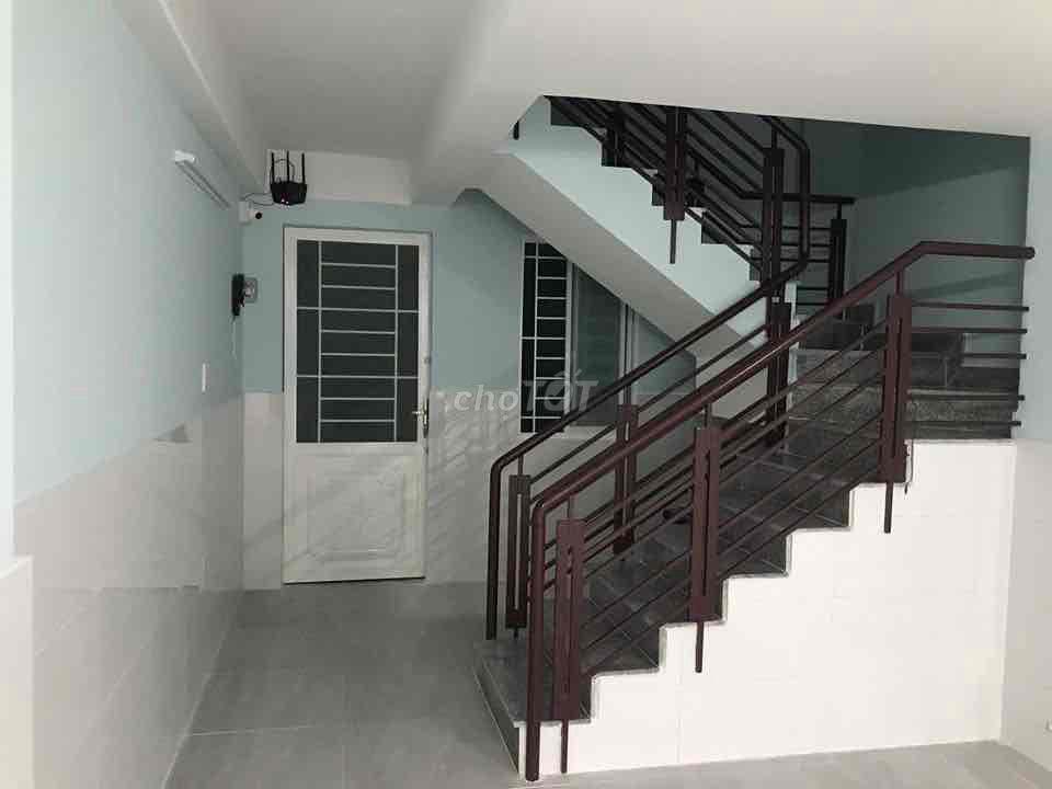 Phòng trọ Q11, 18m2 , wcr, máy lạnh, ưu tiên nữ ,nvvp