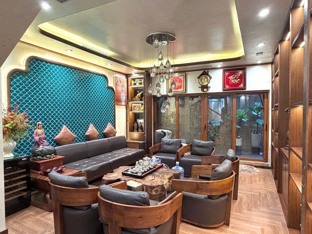 View hồ Hoàng Cầu 7 tầng thang máy Văn phòng, nội thất đẹp hơn 60 tỷ